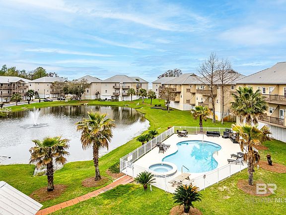 2nd image of 4 Yacht Club Dr APT 200