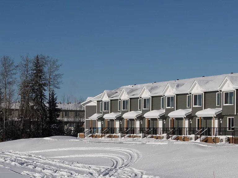 401 Athabasca Ave — Photo 50