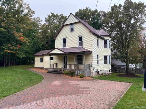 108 W Calverley Ave, Houghton, MI 49931