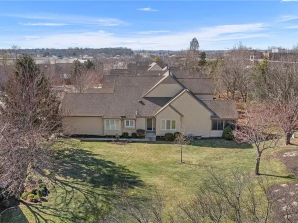 14319 Russell St, Overland Park, KS 66223