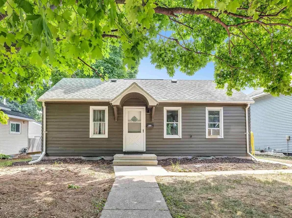 313 Park St, Kaukauna, WI 54130