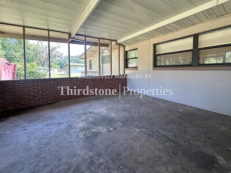 1038 La Marche Dr — Photo 18