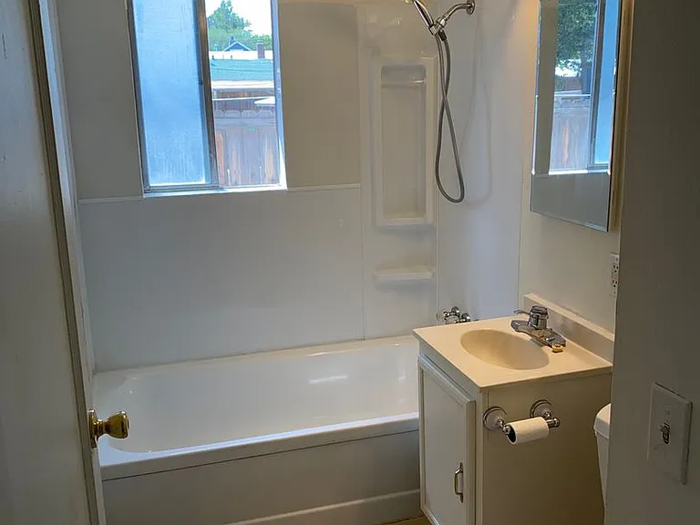 105 E Downey Ave — Photo 8