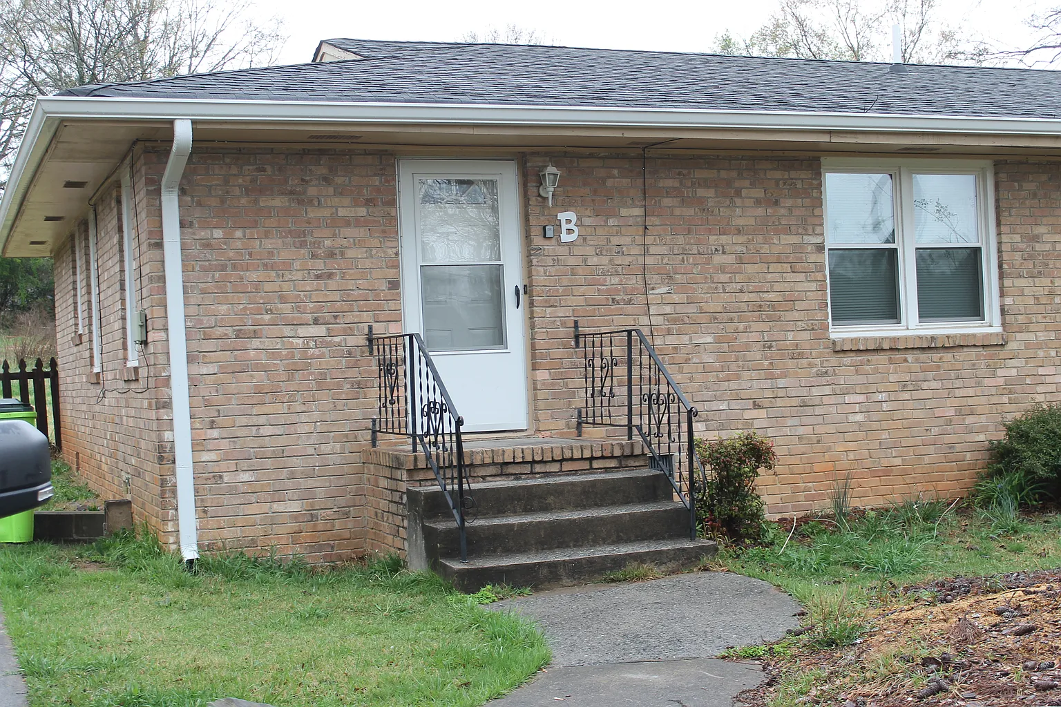 756 Sunset Blvd SW #B photo 1