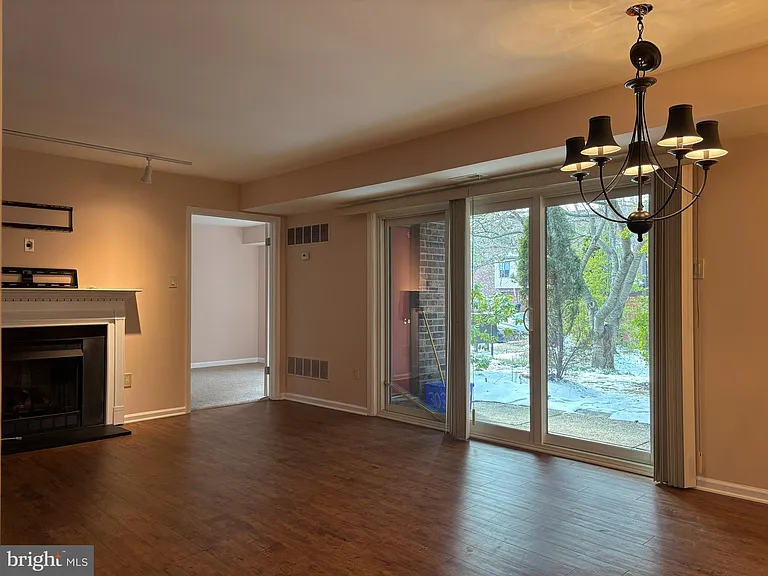 303 Mountainview Dr #303 — Photo 17