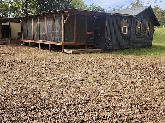 3rd image of 920 Broadway Ave
