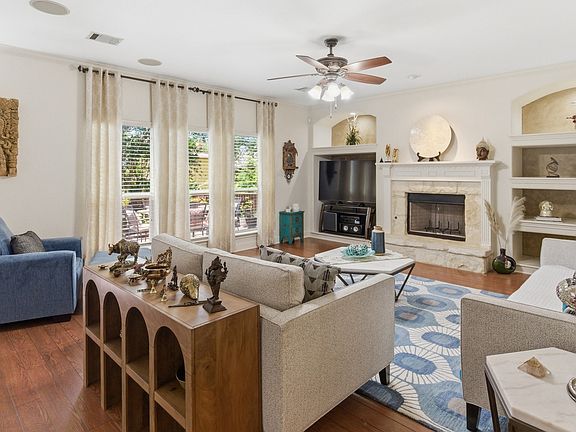4th image of 19519 Highgrove Ln
