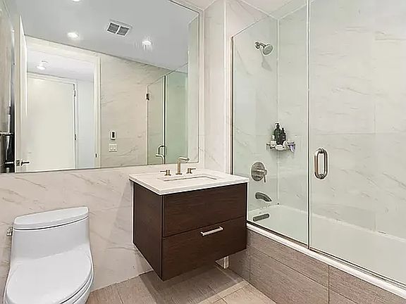 5th image of 1135 45th Ave APT 1A