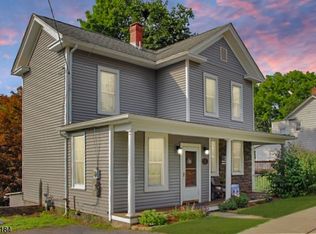 42 Main St, Clinton, NJ 08809