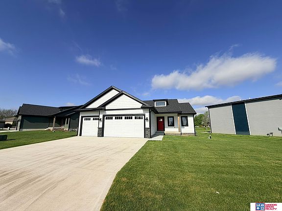 2nd image of 6674 Shadow Ridge Pl