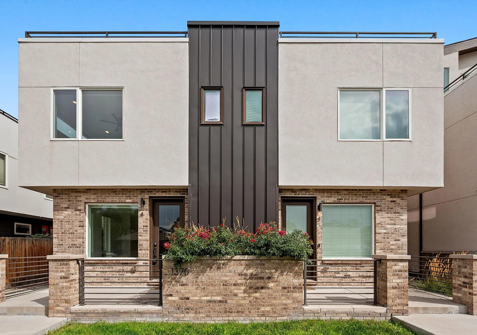 Modern Townhome Near Sloan's Lake Garage, Central AC & Great Location — Photo 1