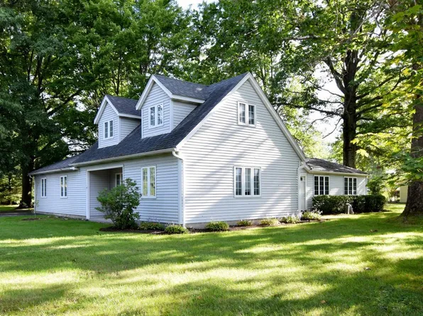 10006 Bell St, Newbury, OH 44065