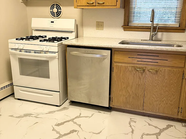 Dunlap Apartments — Photo 37