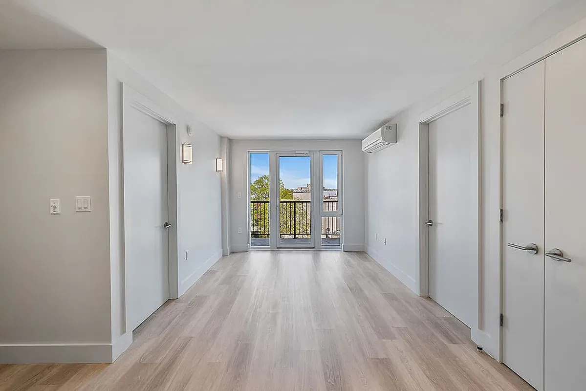 2605 Snyder Avenue — Photo 3
