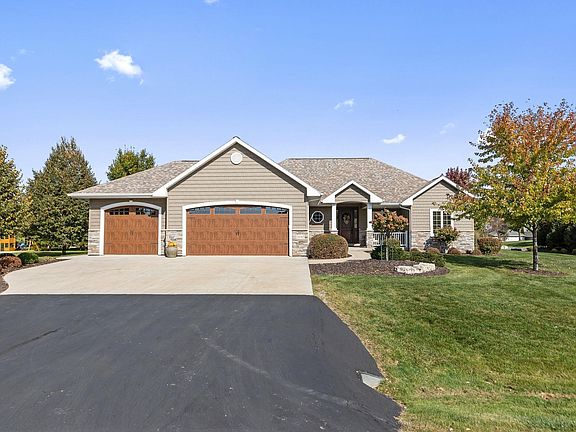 2nd image of 4440 Ravine Way