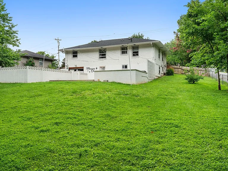 3363 Mimosa Dr — Photo 45
