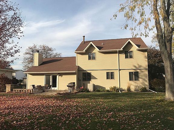 3rd image of 366 E Seven Pines Dr