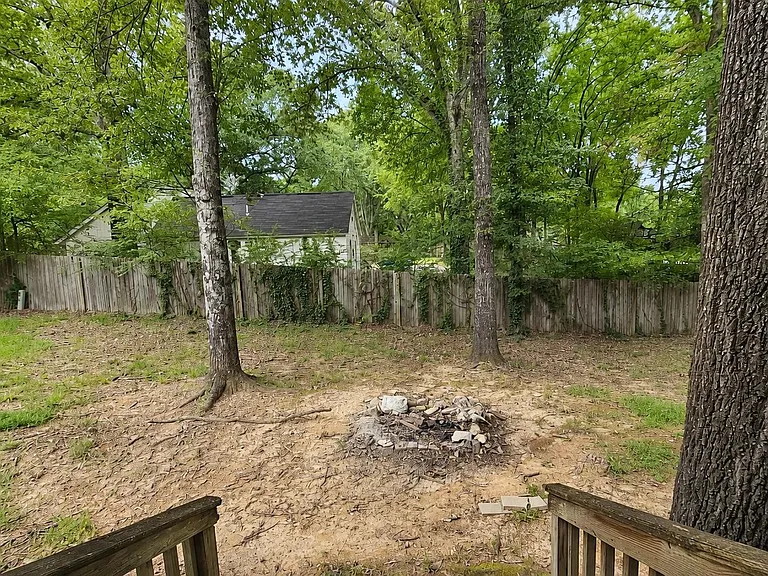89 Ericson Rd — Photo 33