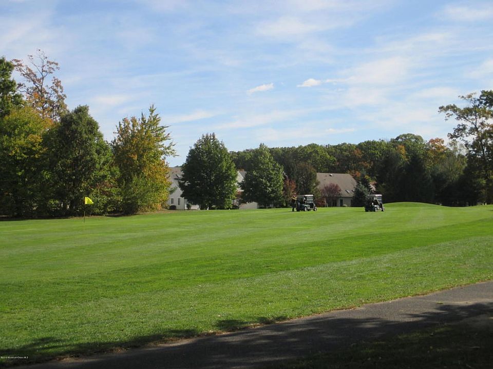 Serene Golf Course Views