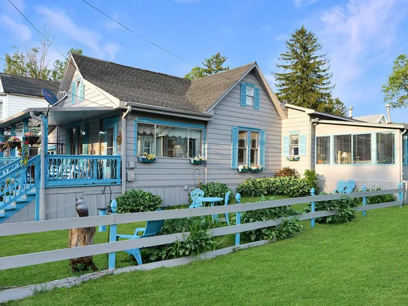 106 Caldwell St, Terra Alta, WV 26764