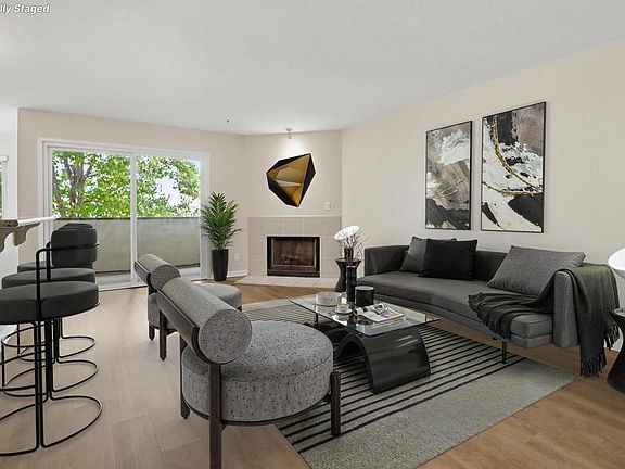 3rd image of 1202 Donax Ave Unit 2