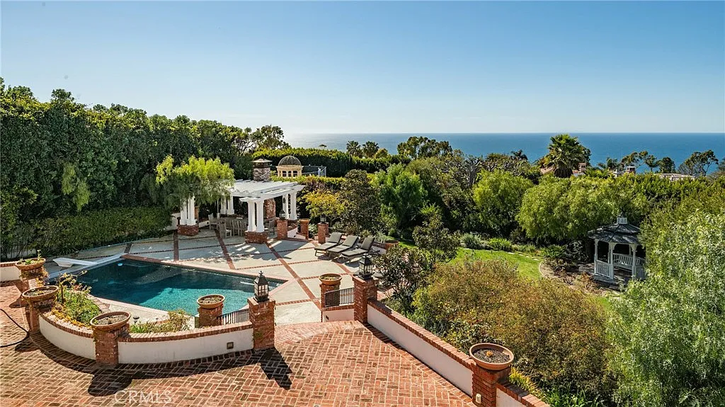 5 bed, 7.0 bath, 6258 sqft, $15,000 — Photo 3