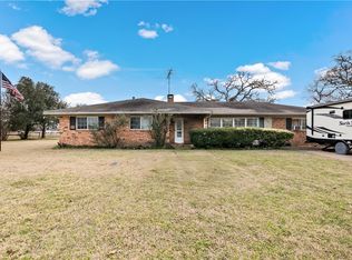 3121 Norton Ln, College Station, TX 77845