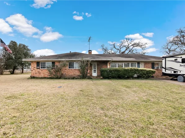 3121 Norton Ln, College Station, TX 77845