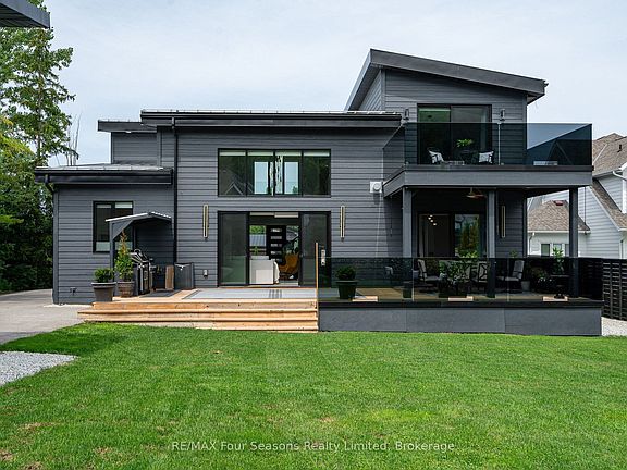 3rd image of 118 Barton Blvd