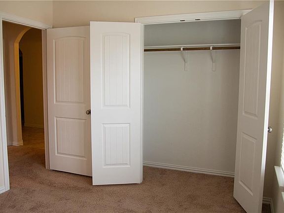 4th image of 3906 Ozark Dr