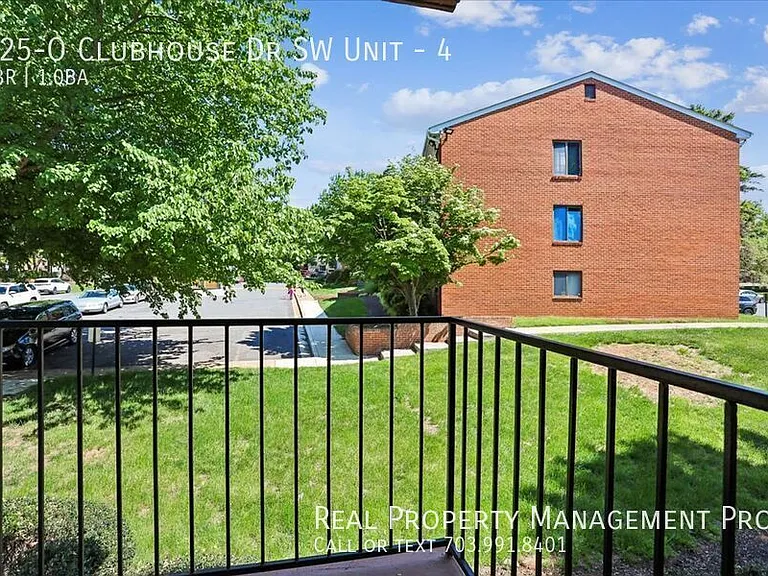 125O Clubhouse Dr SW #4 — Photo 17