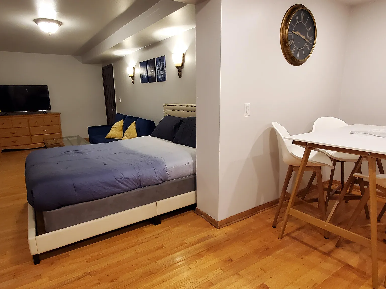 Studio, 500 sqft, $1,299 — Photo 3