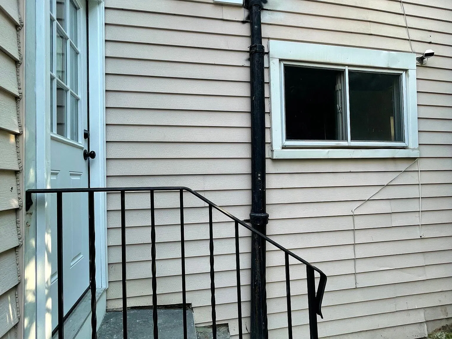 3 bed, 1480 sqft, $1,800 — Photo 3