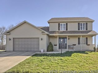 902 Heather Dr, Mahomet, IL