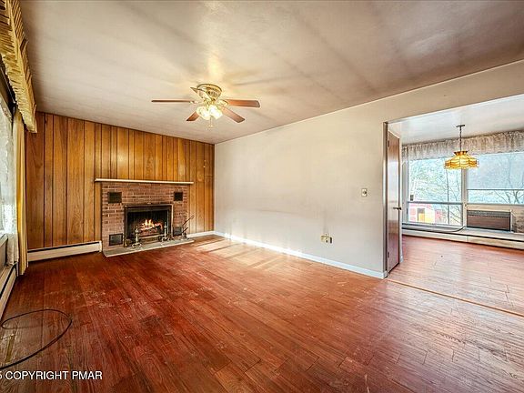 3rd image of 4 Frederick Dr