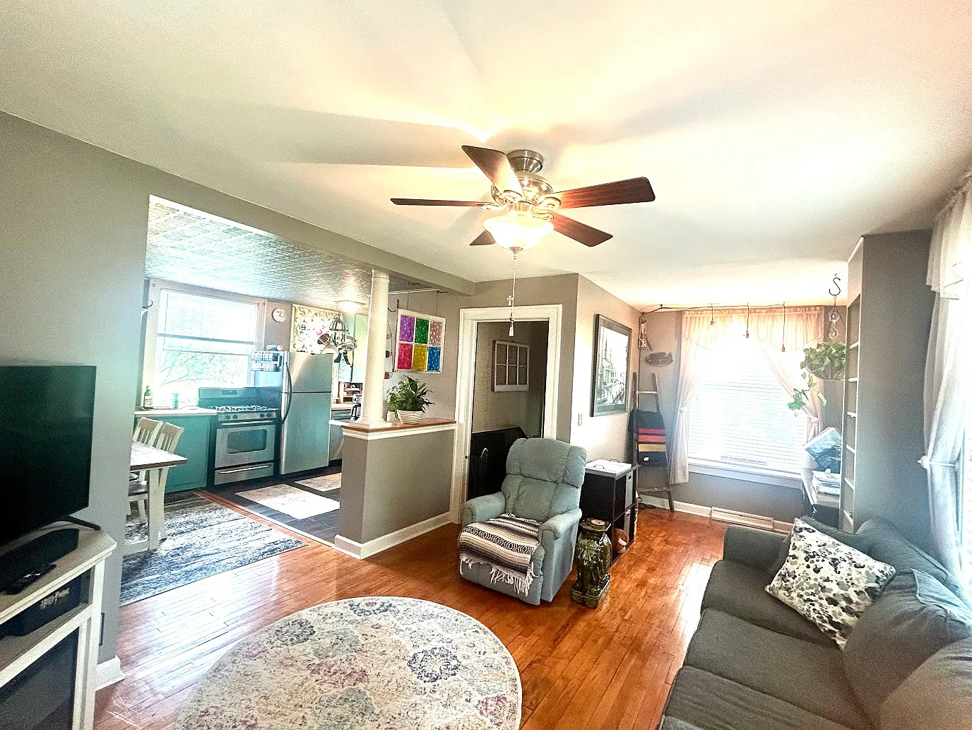 3 bed, 912 sqft, $2,700 — Photo 4