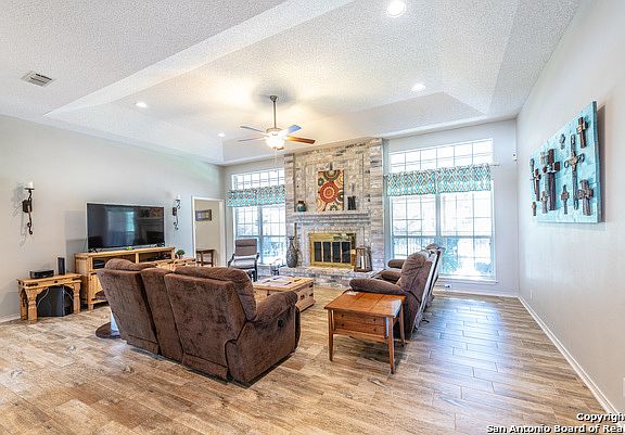 4th image of 26013 Mesa Oak Dr