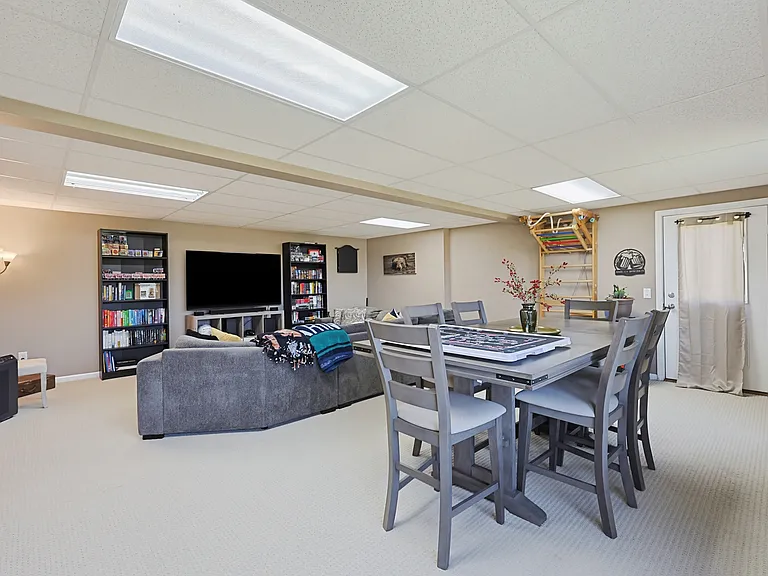 72 Frost Hill Ave — Photo 35