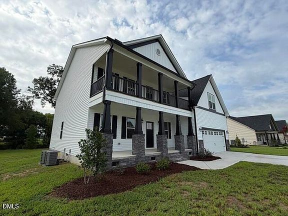 3rd image of 826 Olive Branch Dr
