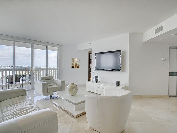 4th image of 1000 W Island Blvd APT 2710