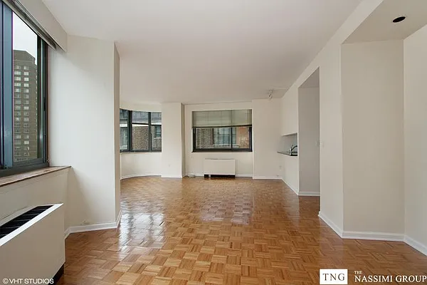 Sold by TNG Nassimi Realty | media 7