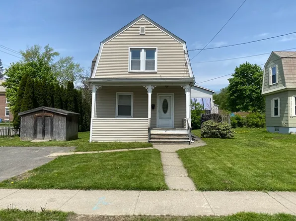 47 West St, Greenfield, MA 01301