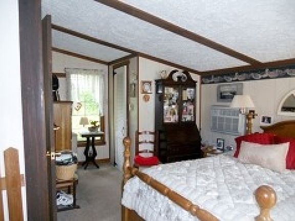 5th image of 936 Emmons Ln