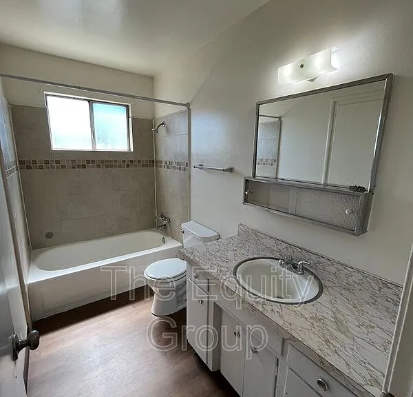 258 N G St #12 — Photo 6