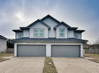 353 Brandy Ridge Ln, Dickinson, TX 77539