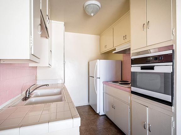 2nd image of 1107 S Marguerita Ave #7
