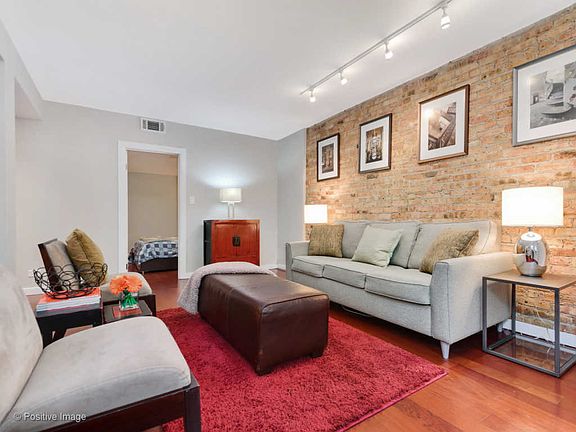 4th image of 509 W Roscoe St APT Bb