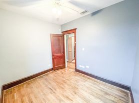 2825 N Francisco Ave, Chicago, IL