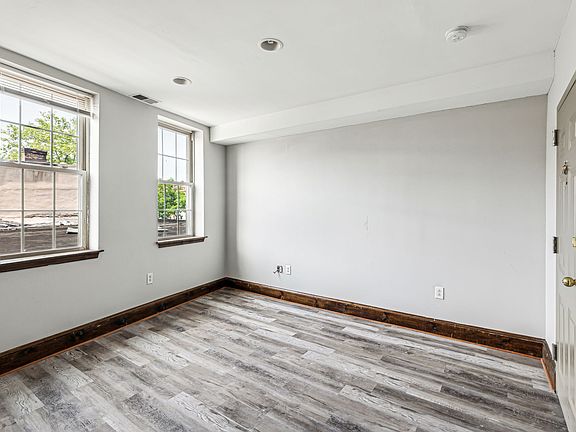 5th image of 5101-21 Walnut St #B203