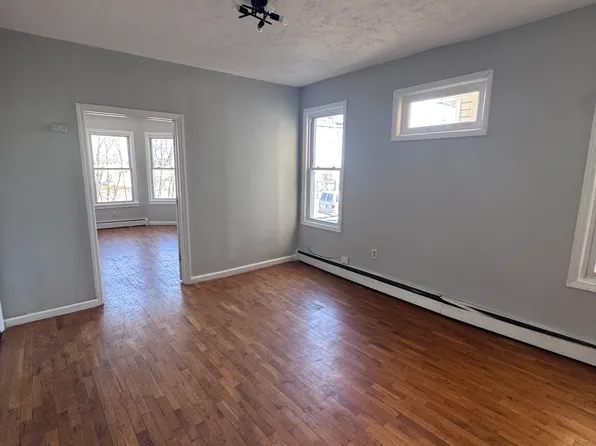 390 S 10th St Floor 2, Newark, NJ 07103